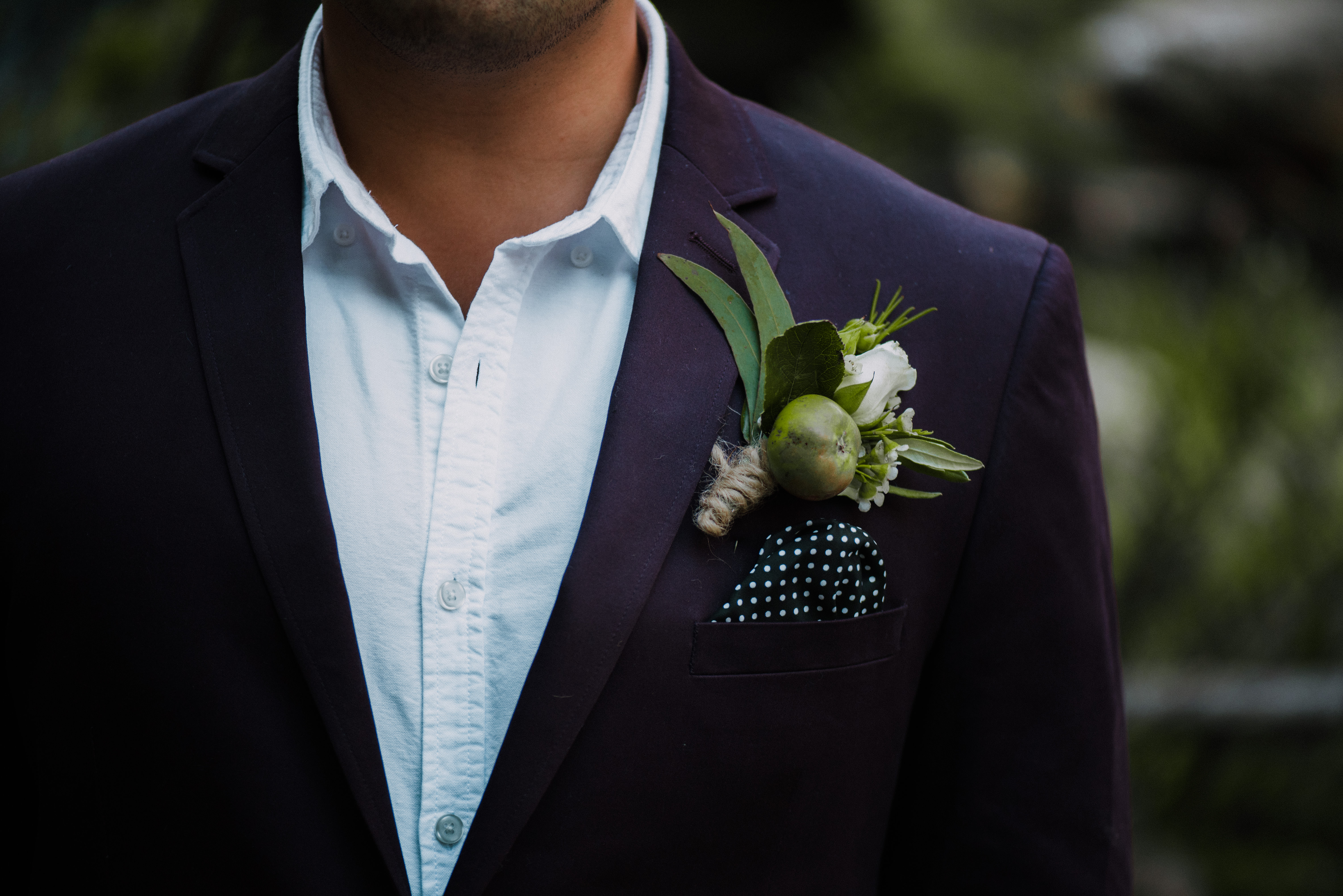 poppy-pod-wedding-boutonniere-translucent-photography