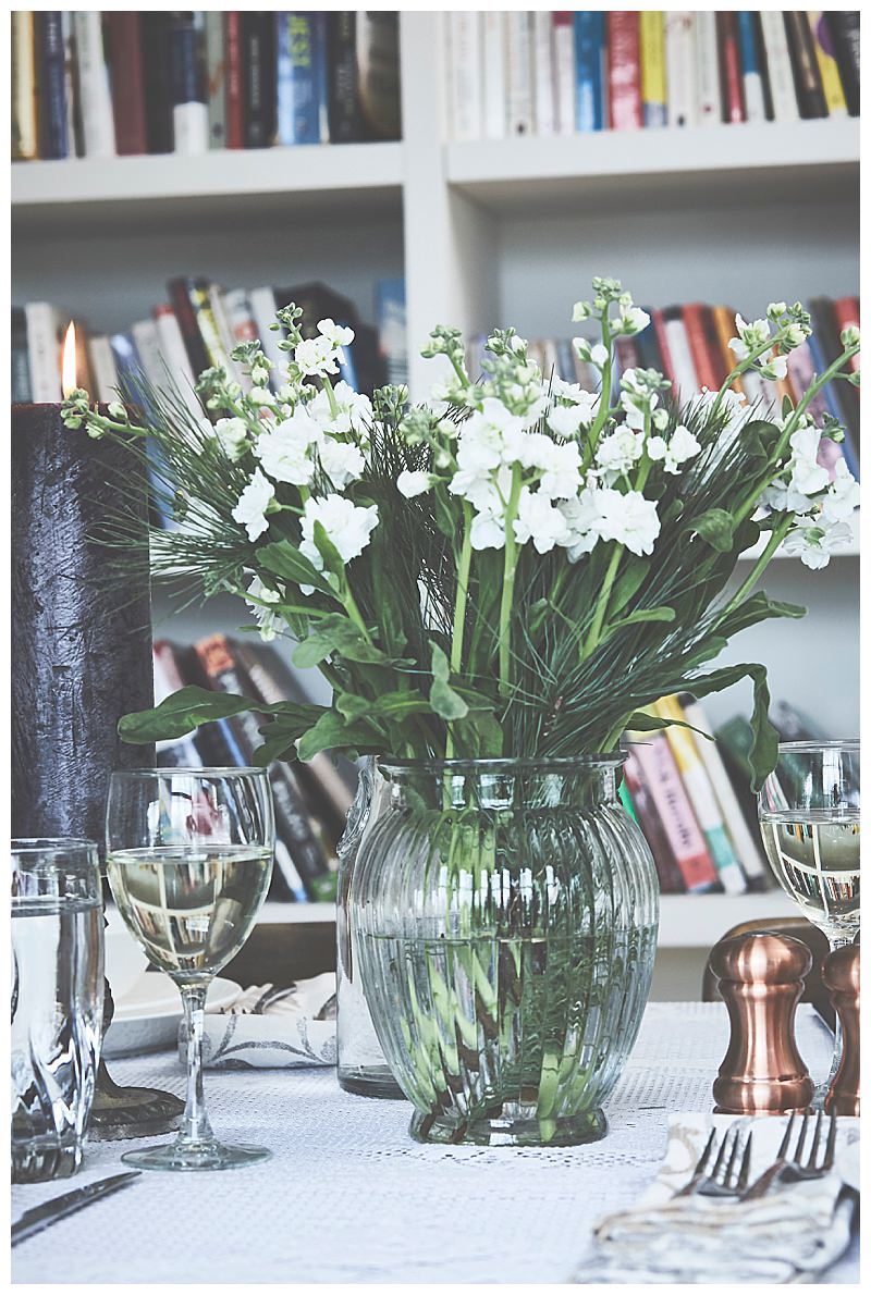 green-and-white-centerpiece