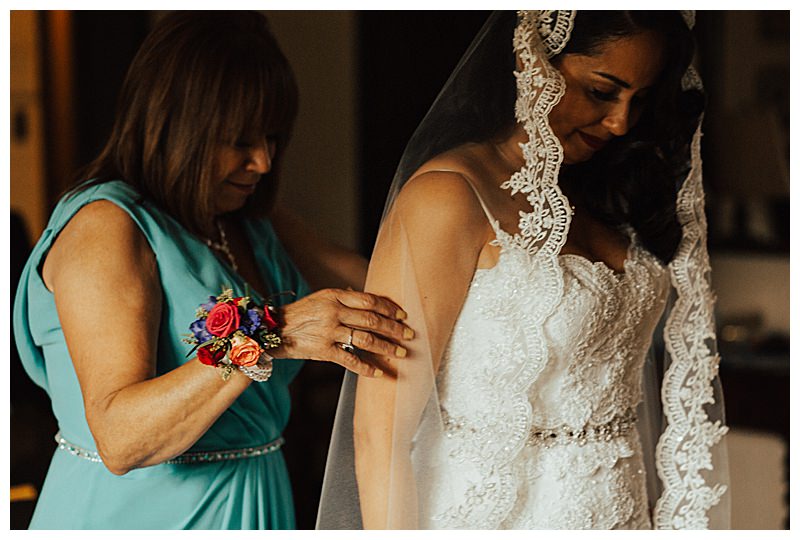 mother-of-the-bride-wedding-photography