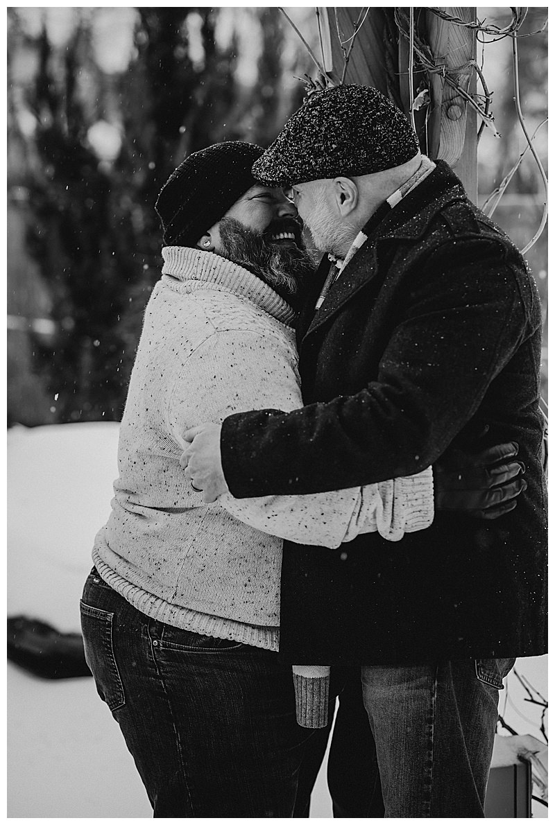 snowy-engagement-session-10