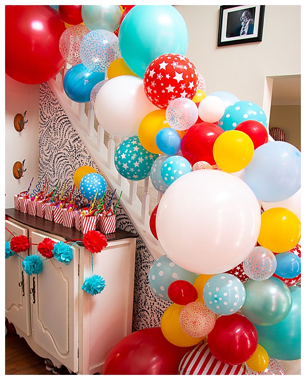 balloon-garland-stair-decor-birthday-party