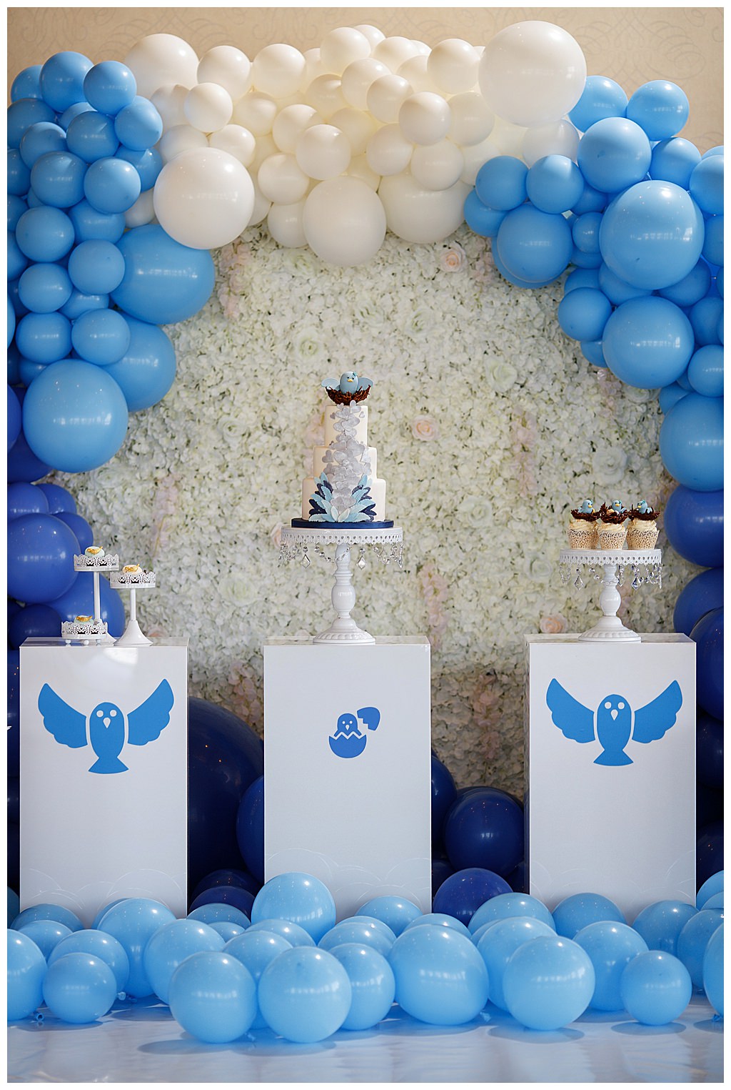 Blue and White Mothers' Day Brunch Decor