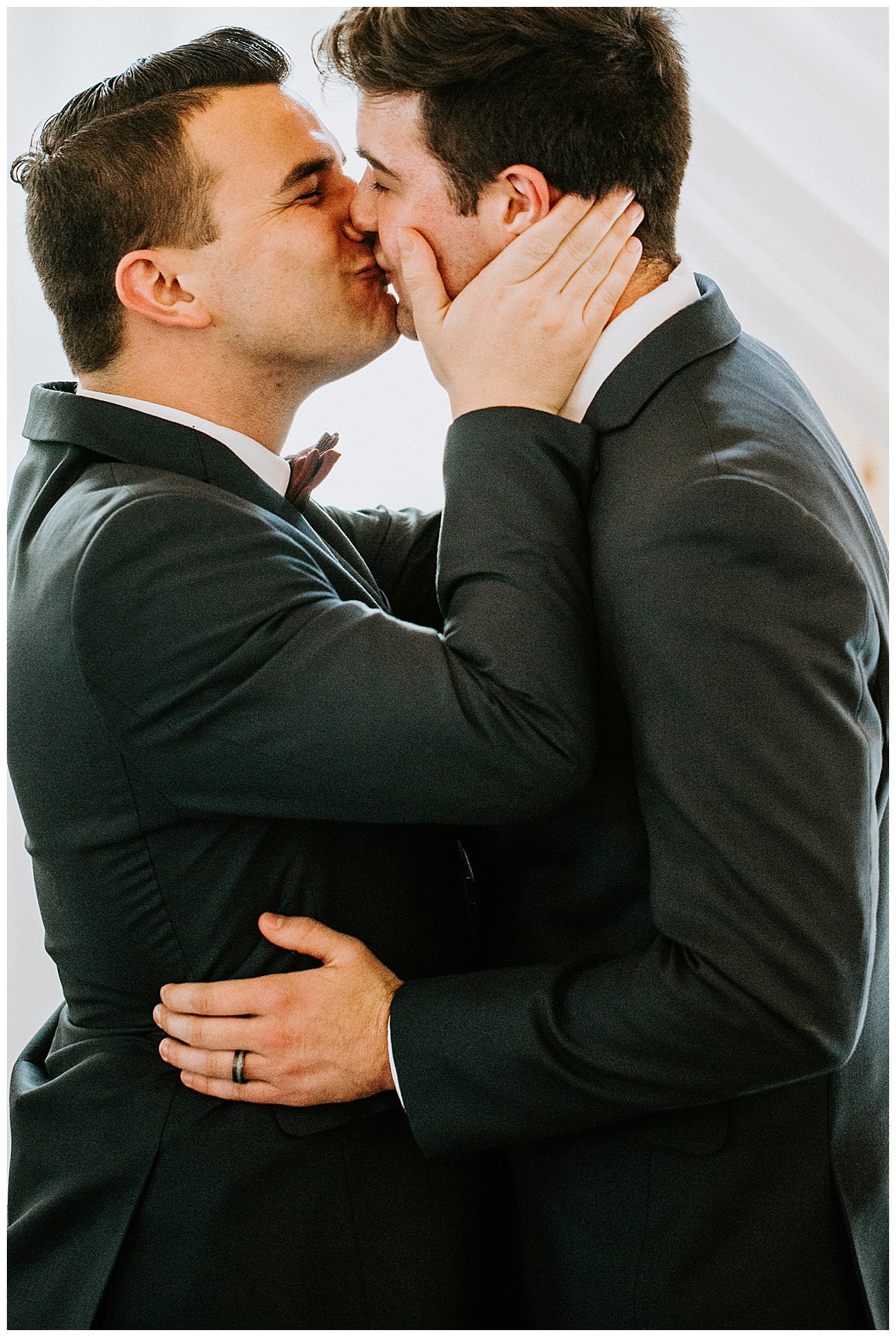 gay-wedding-kiss