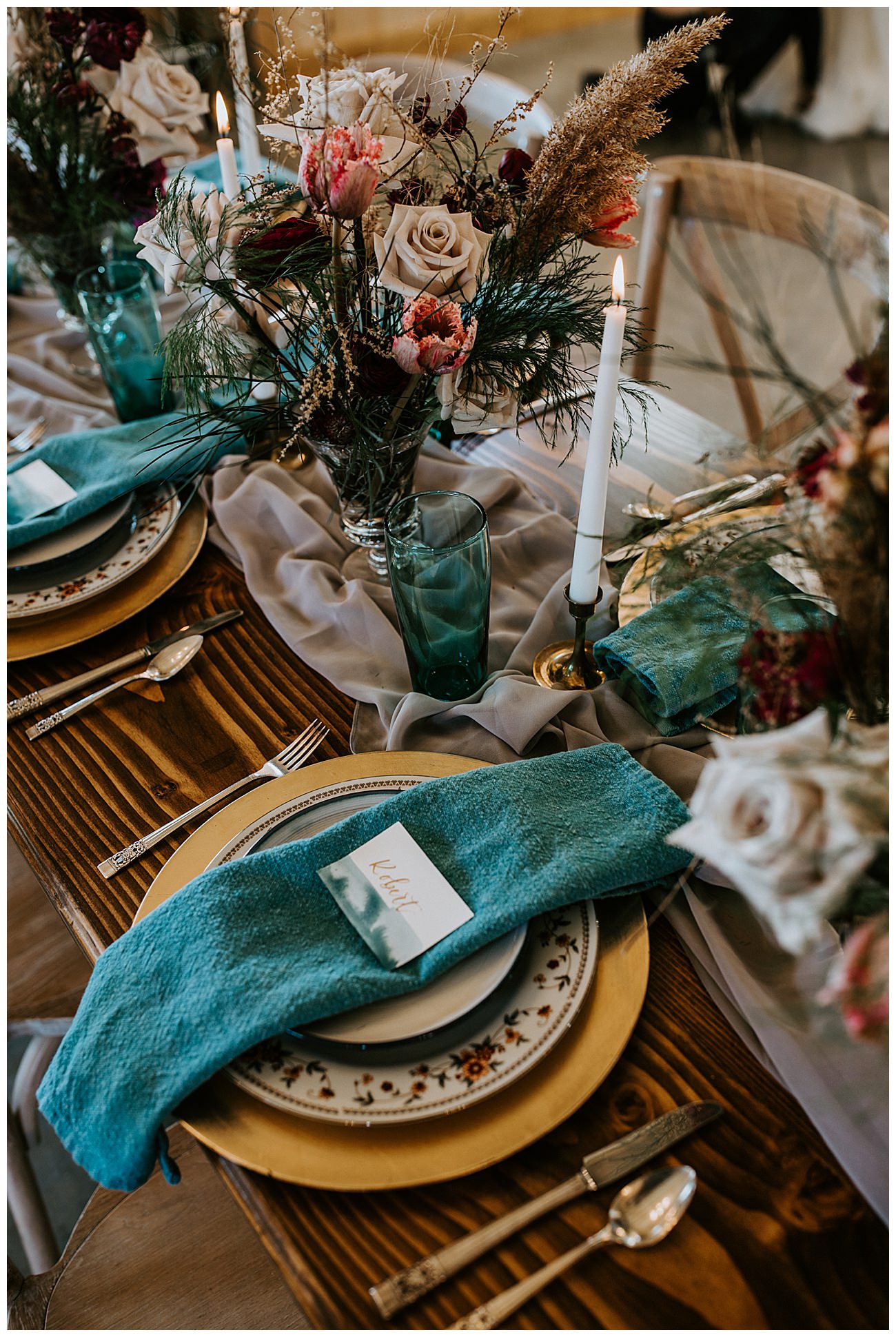 teal-and-gold-wedding-place-settings