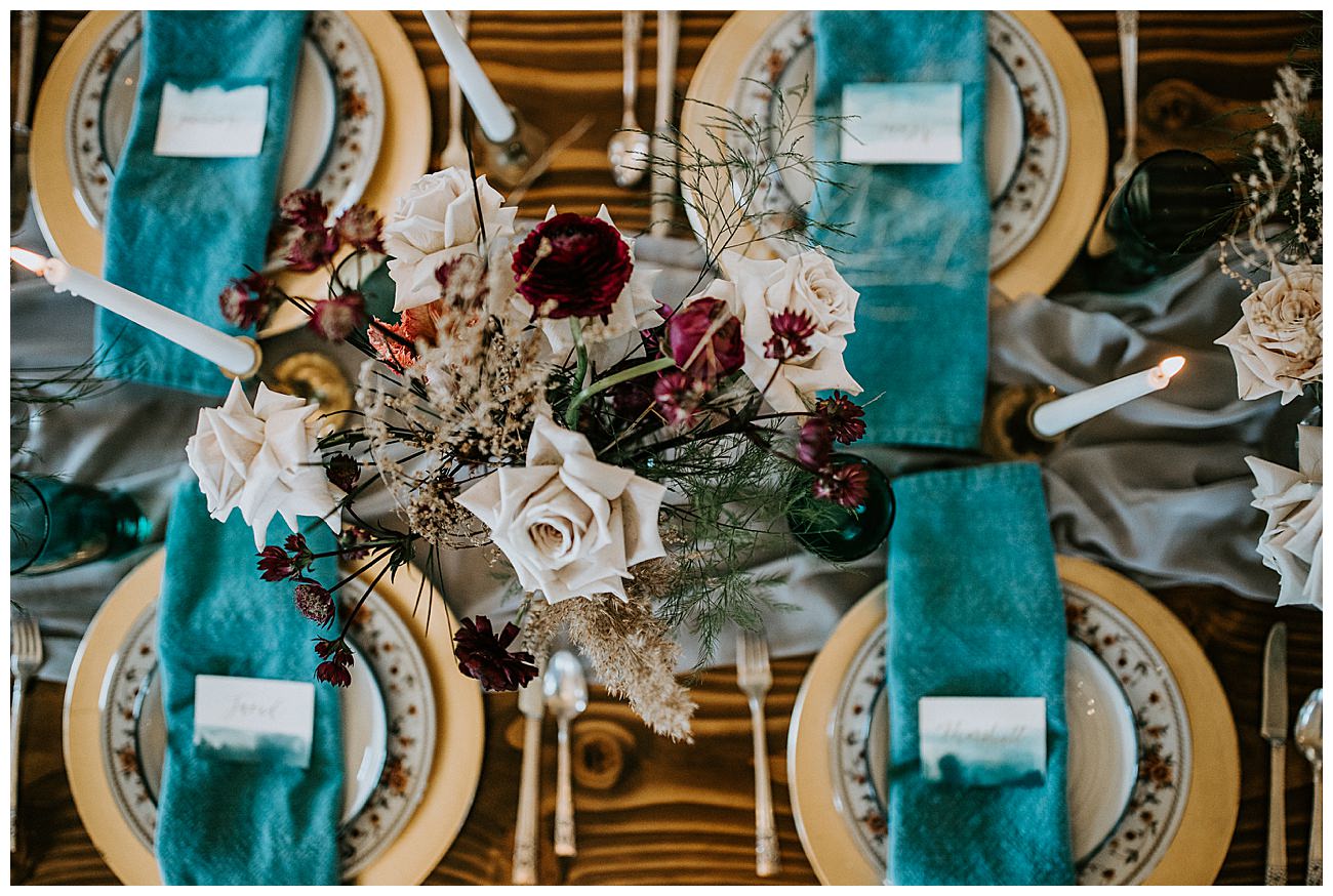 teal-and-gold-wedding-reception-decor