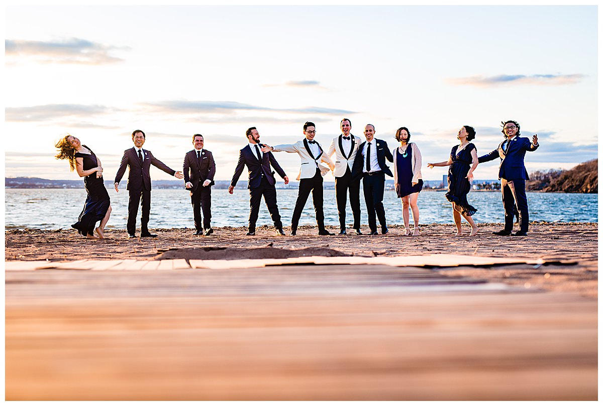 beach-wedding-party-photography