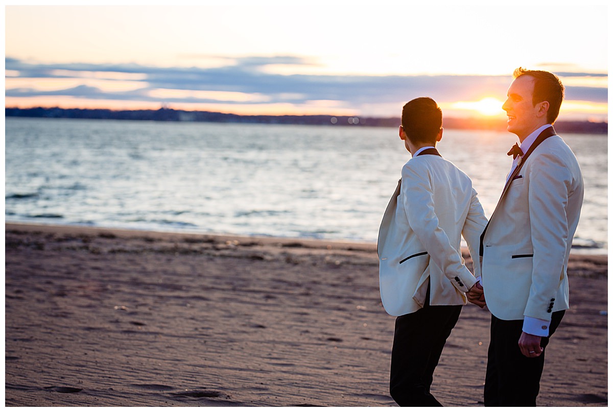 gay-grooms-on-a-beach