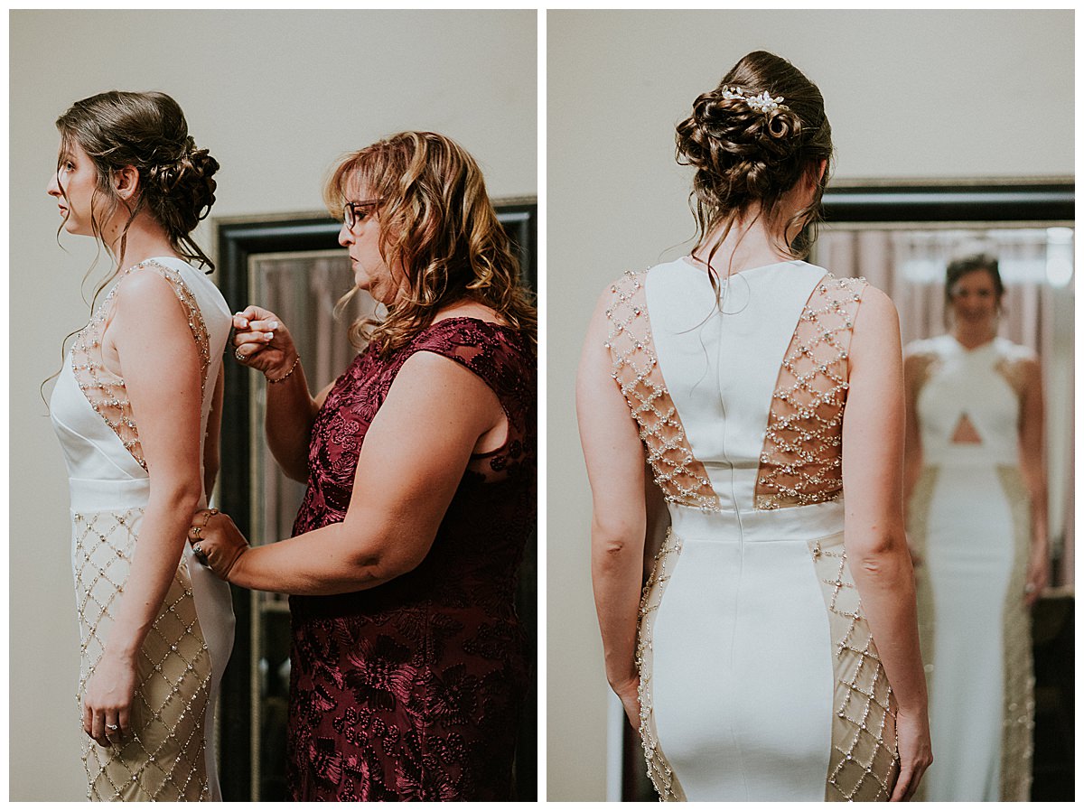 getting-ready-photos-with-bride-and-mother