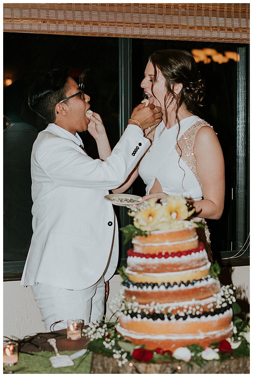 lesbian-wedding-cake-cutting