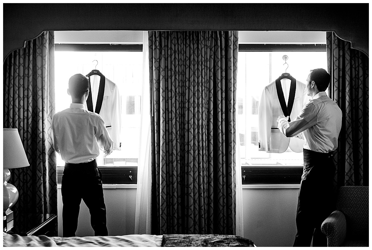 omni-hotel-getting-ready-wedding-photos