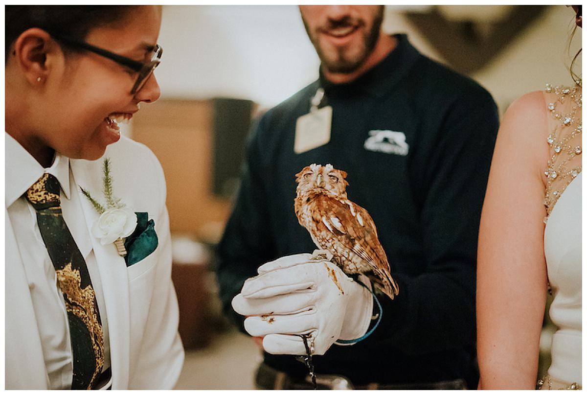 zoo-wedding-with-animal-handlers