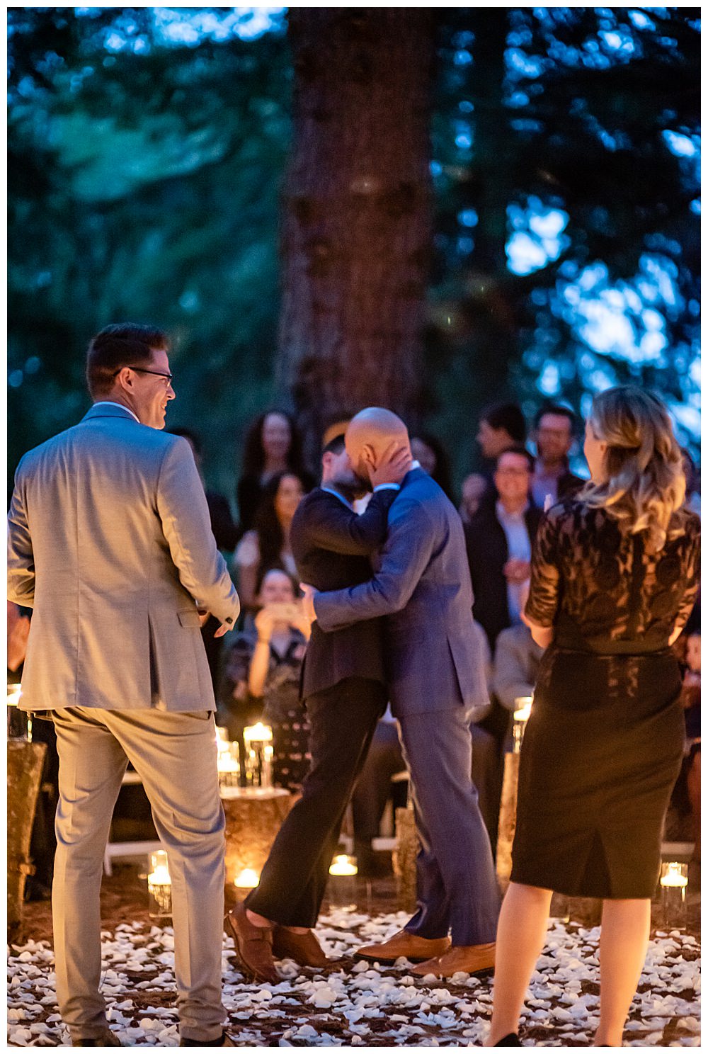 wedding-ceremony-kiss