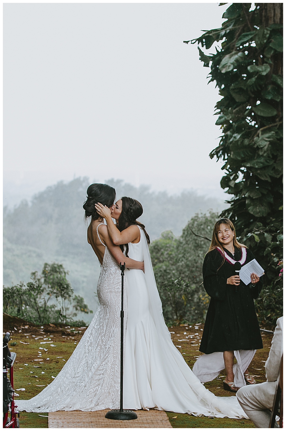 brides-kiss-wedding-ceremony