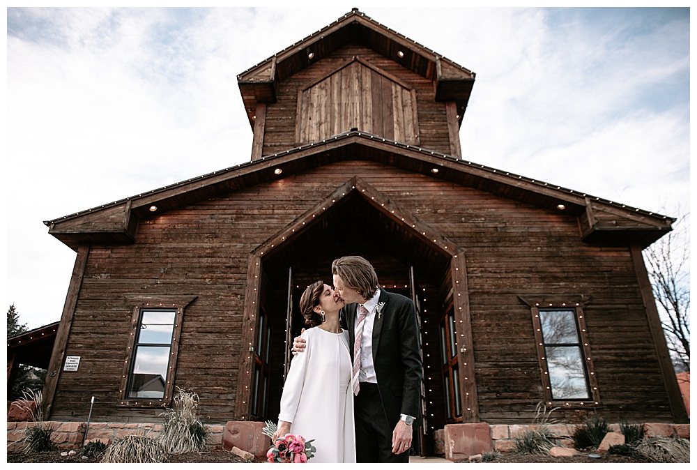 knot-and-pine-wedding-venue-in-utah