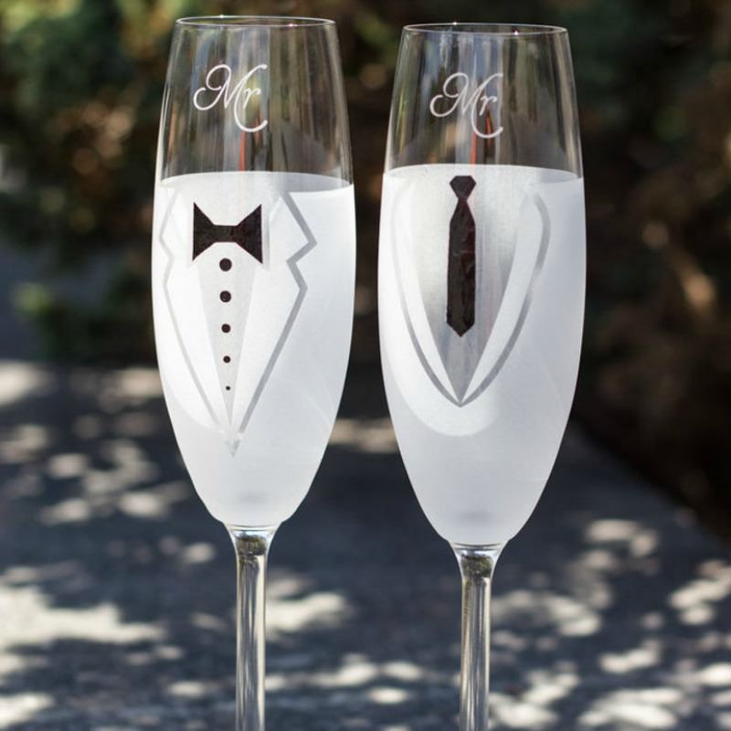 same-sex-wedding-champagne-flutes