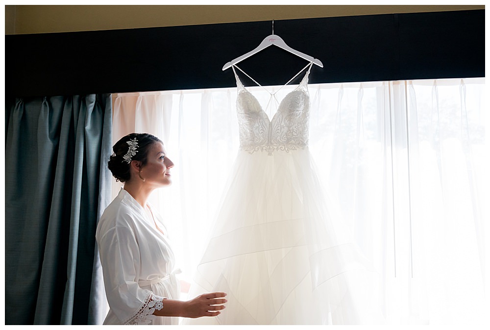 bride-with-wedding-dress-photography