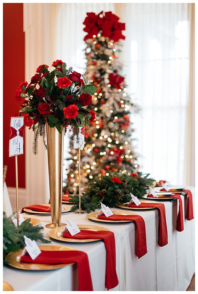 red-and-white-christmas-wedding