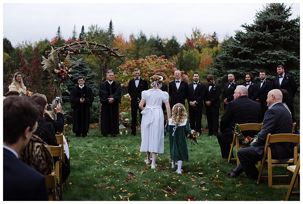 fall-wedding-flower-girls