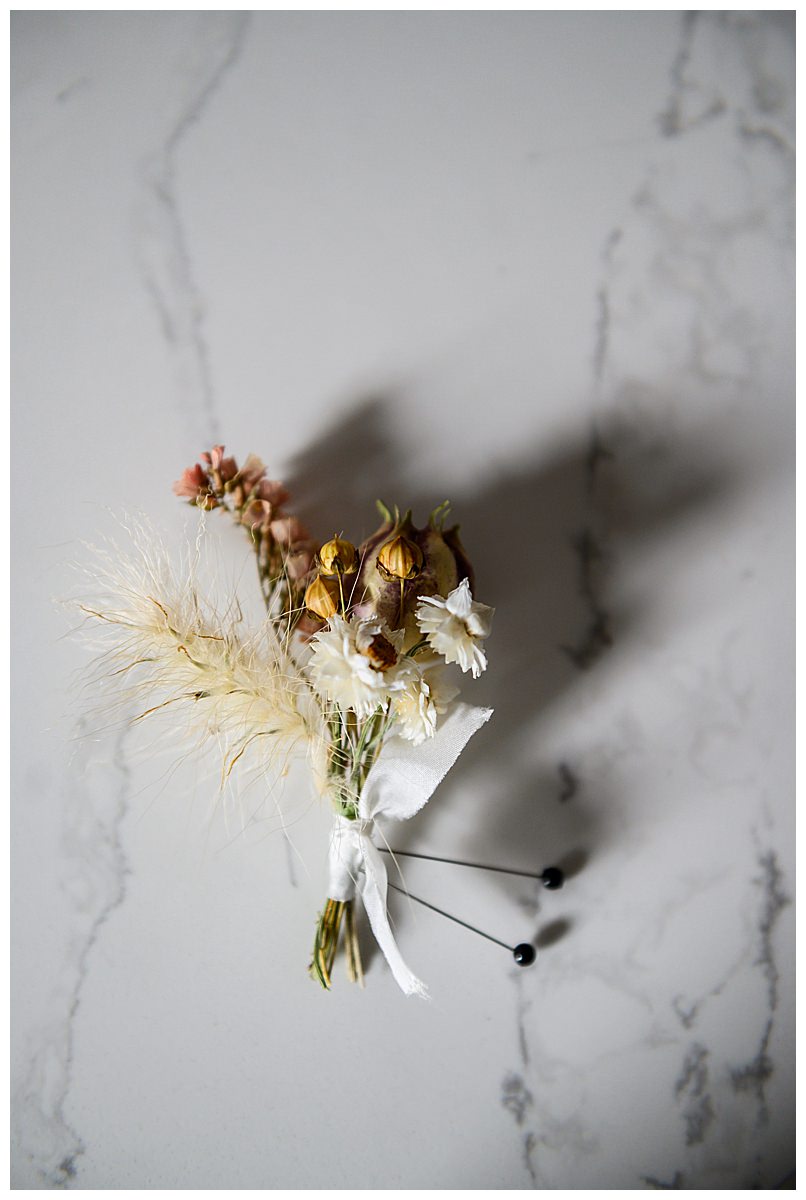 dried-flower-boutonniere