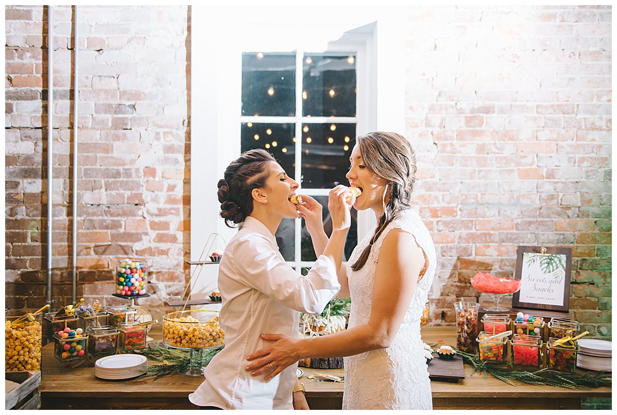 cake-cutting-ceremony-wedding