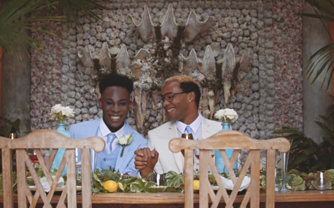 Summery Elegant Wedding Inspiration Shoot at a Cotswalds Castle