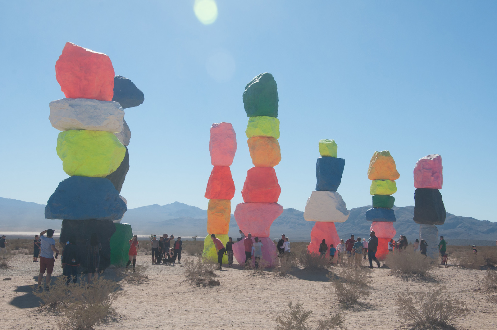 seven-magic-mountains-engagement-photos