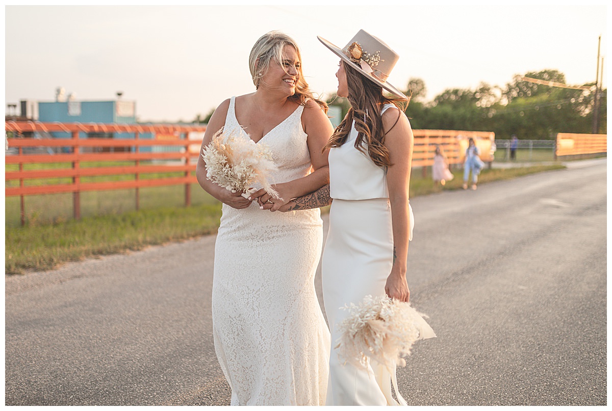 socially-distanced-drive-in-theater-wedding-13