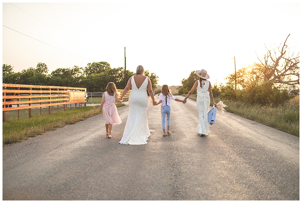 socially-distanced-drive-in-theater-wedding-14