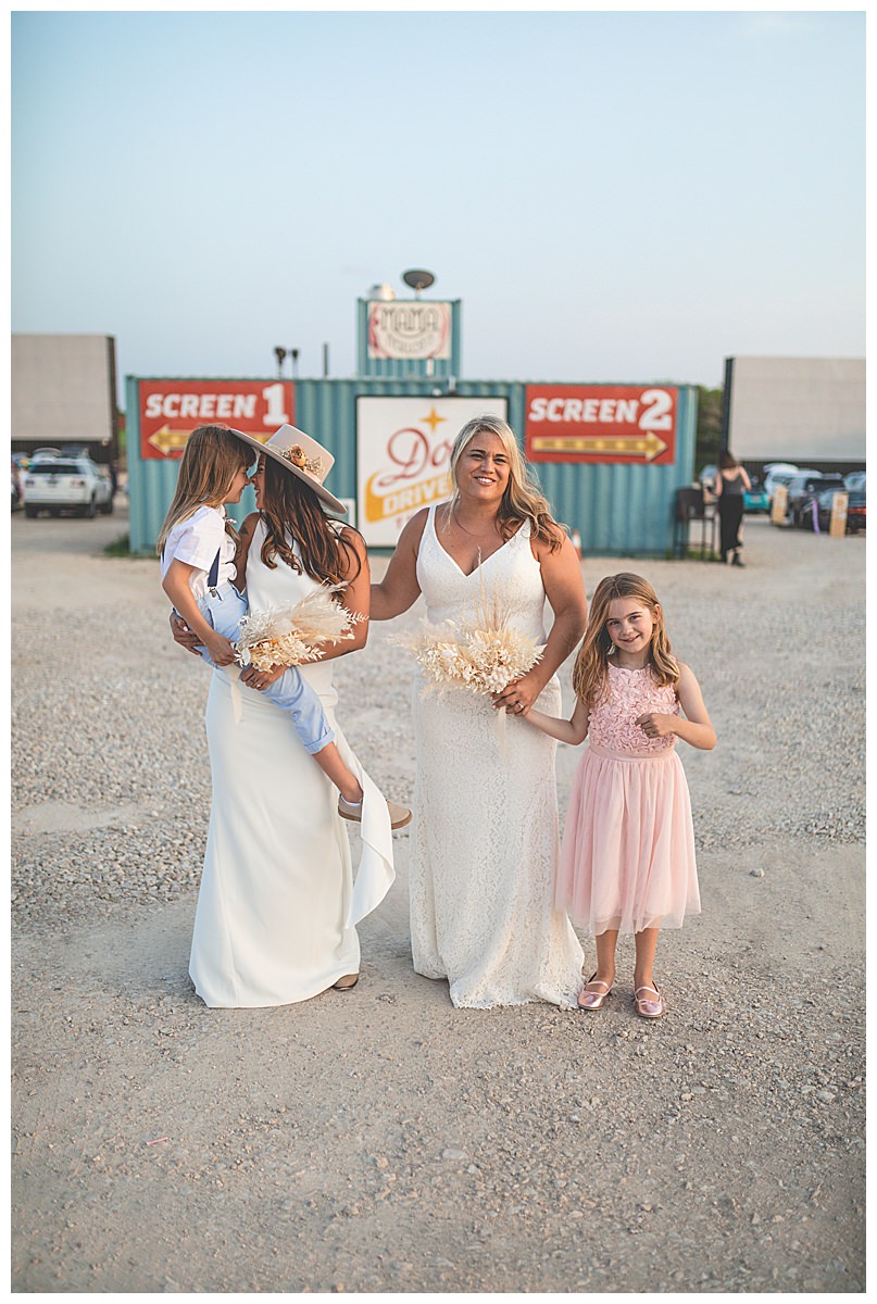 socially-distanced-drive-in-theater-wedding-15