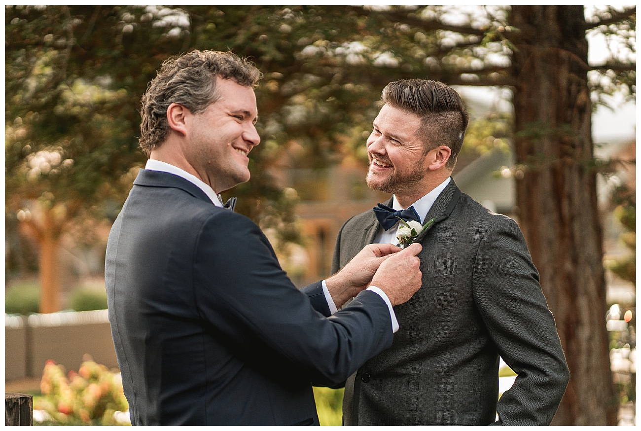 california-vineyard-fall-lgbt-wedding-2