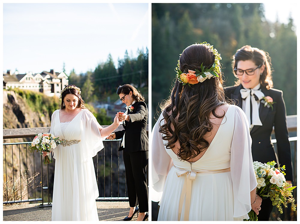 Pros and Cons: The Wedding Garter Toss Tradition