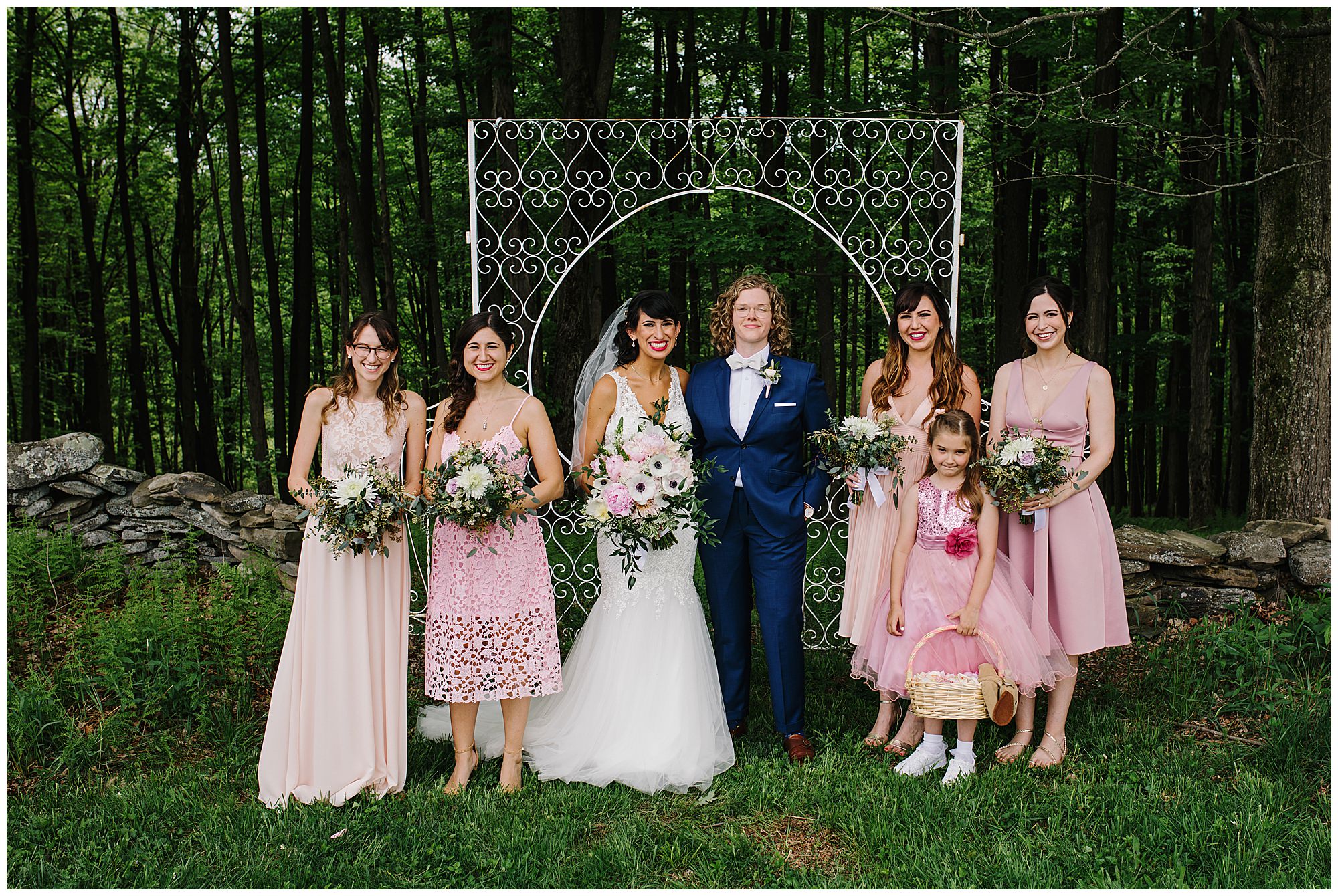 rustic-lesbian-wedding-in-pennsylvania-12