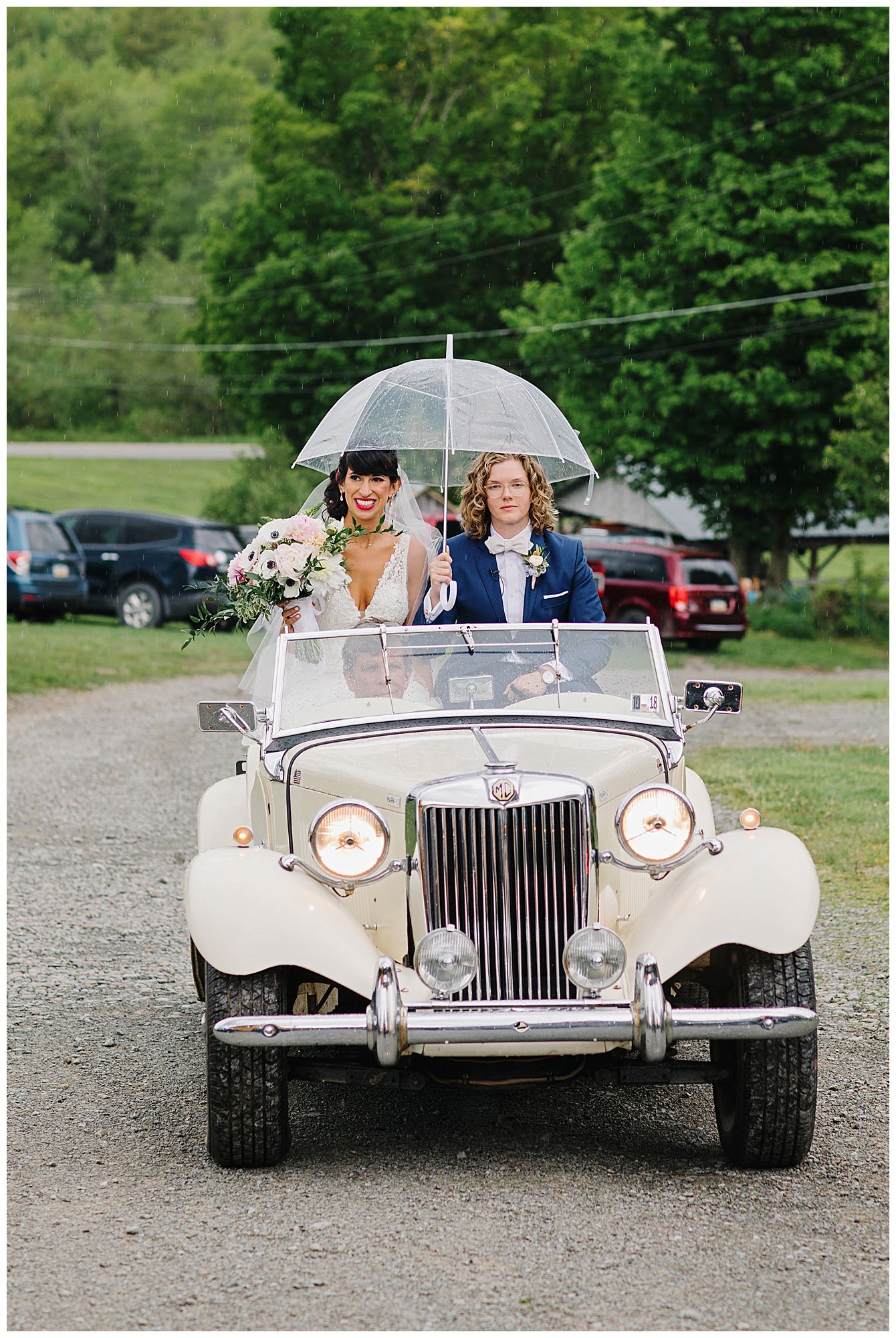 rustic-lesbian-wedding-in-pennsylvania-18