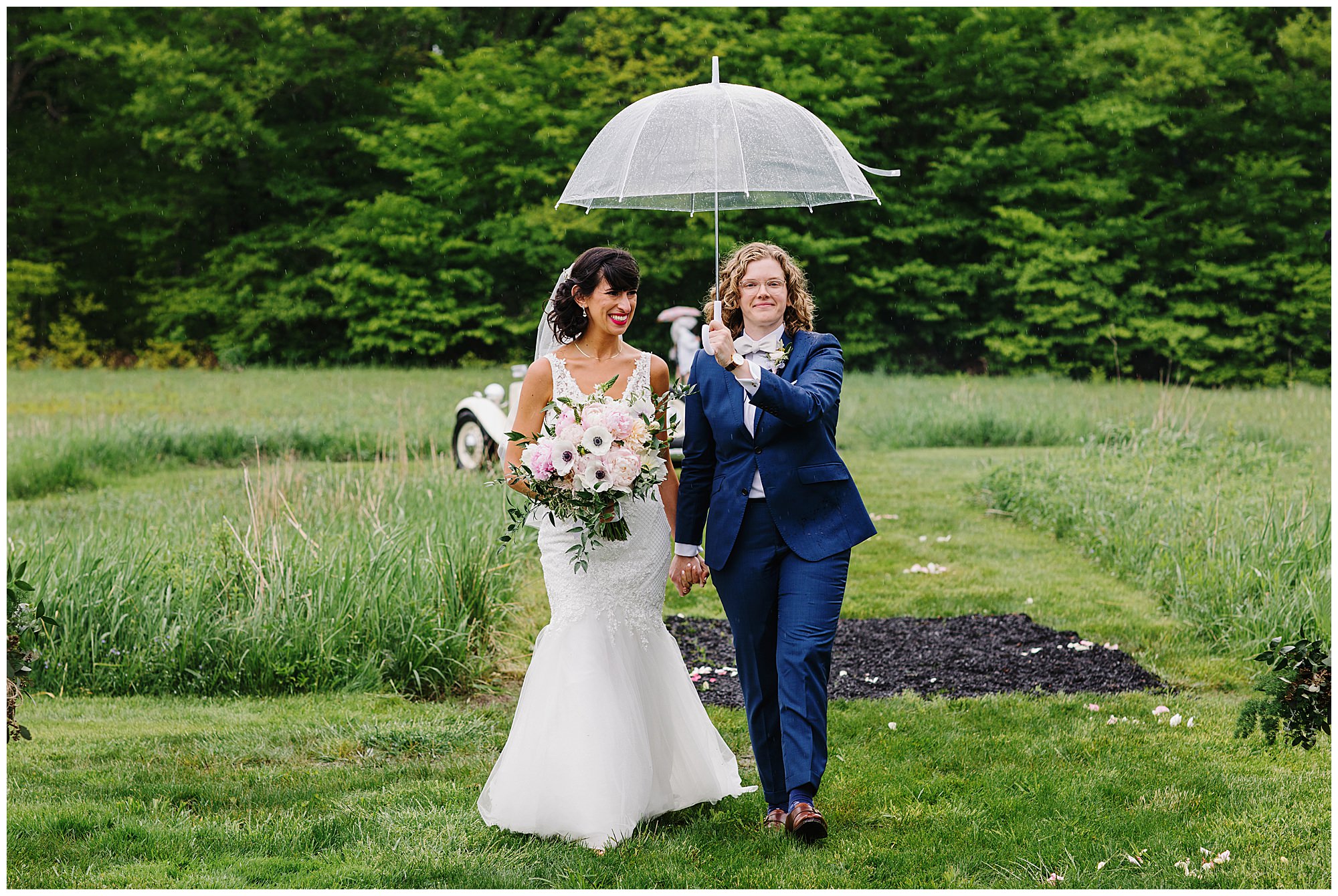 rustic-lesbian-wedding-in-pennsylvania-19