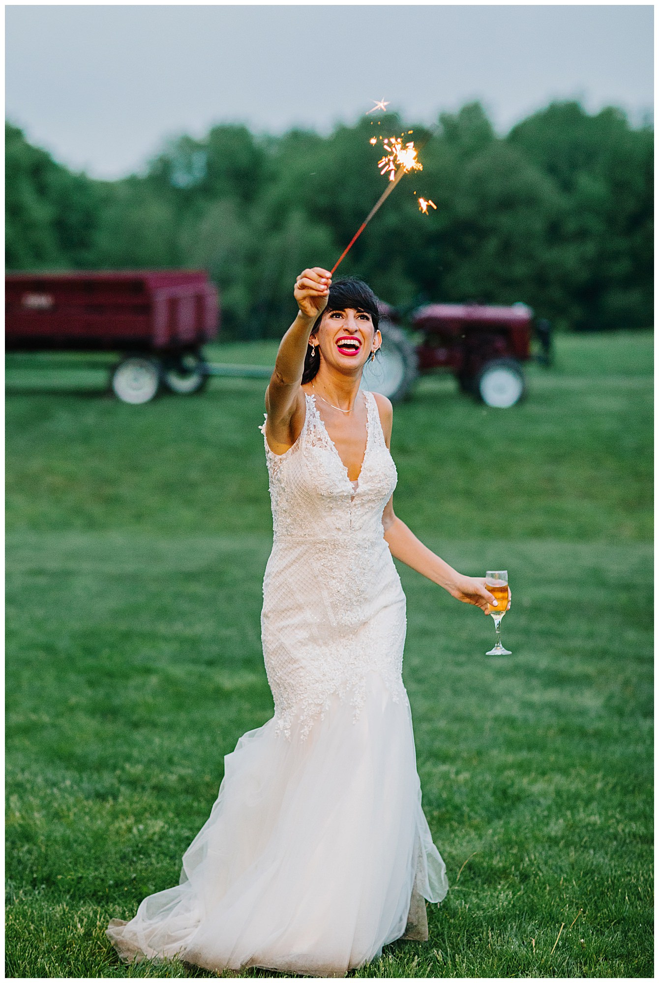 rustic-lesbian-wedding-in-pennsylvania-32