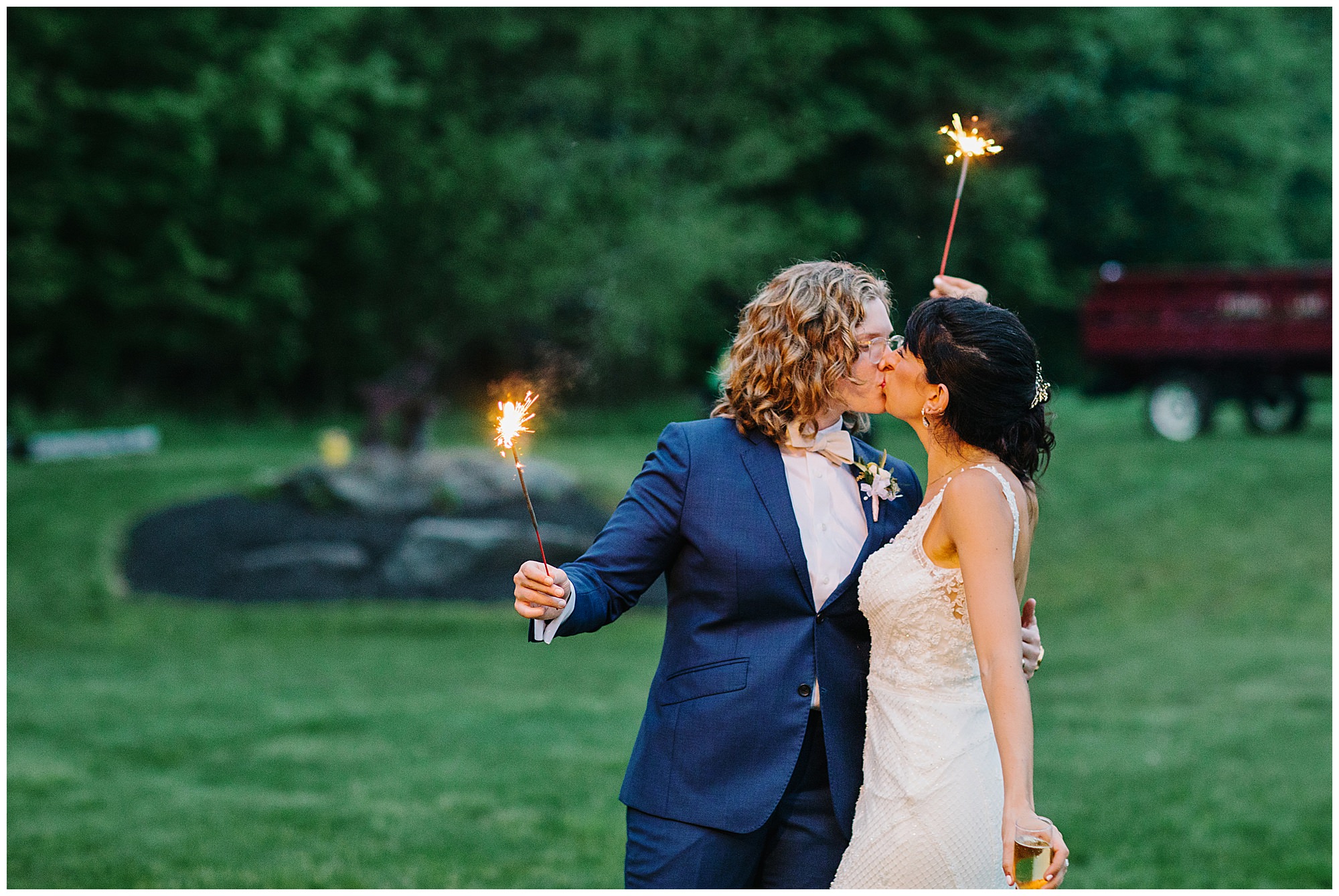 rustic-lesbian-wedding-in-pennsylvania-33