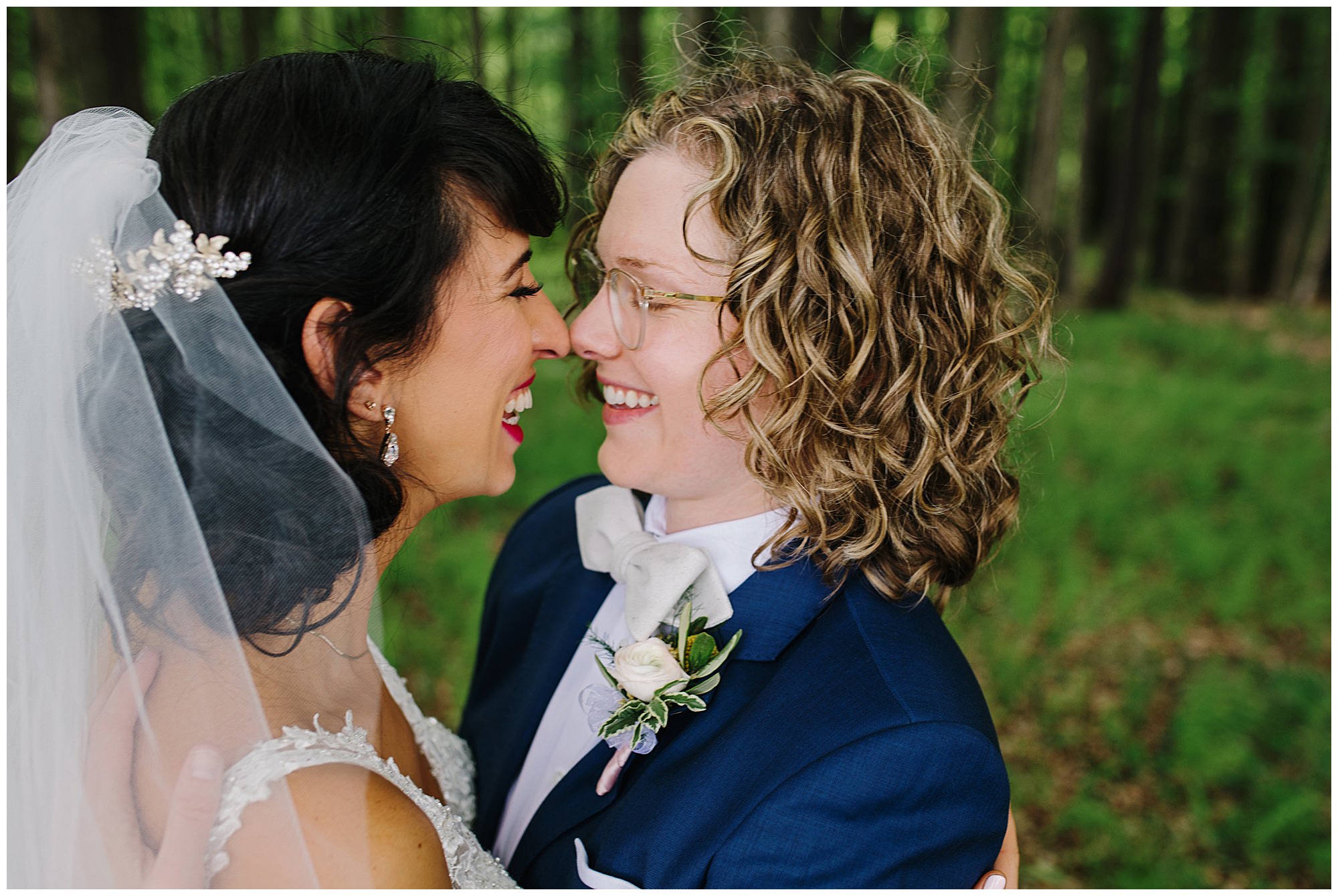 rustic-lesbian-wedding-in-pennsylvania-7