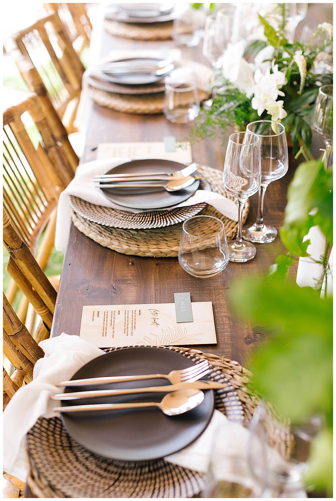 polynesian-wedding-tabletop-decor