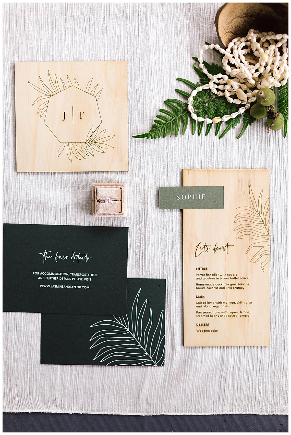 wooden-wedding-stationery-1