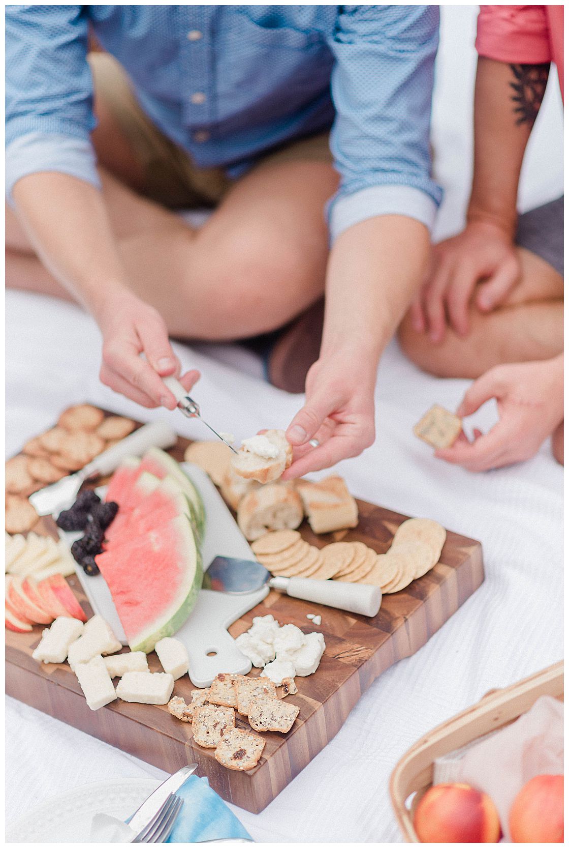 outdoor-picnic-gay-engagement-session-6