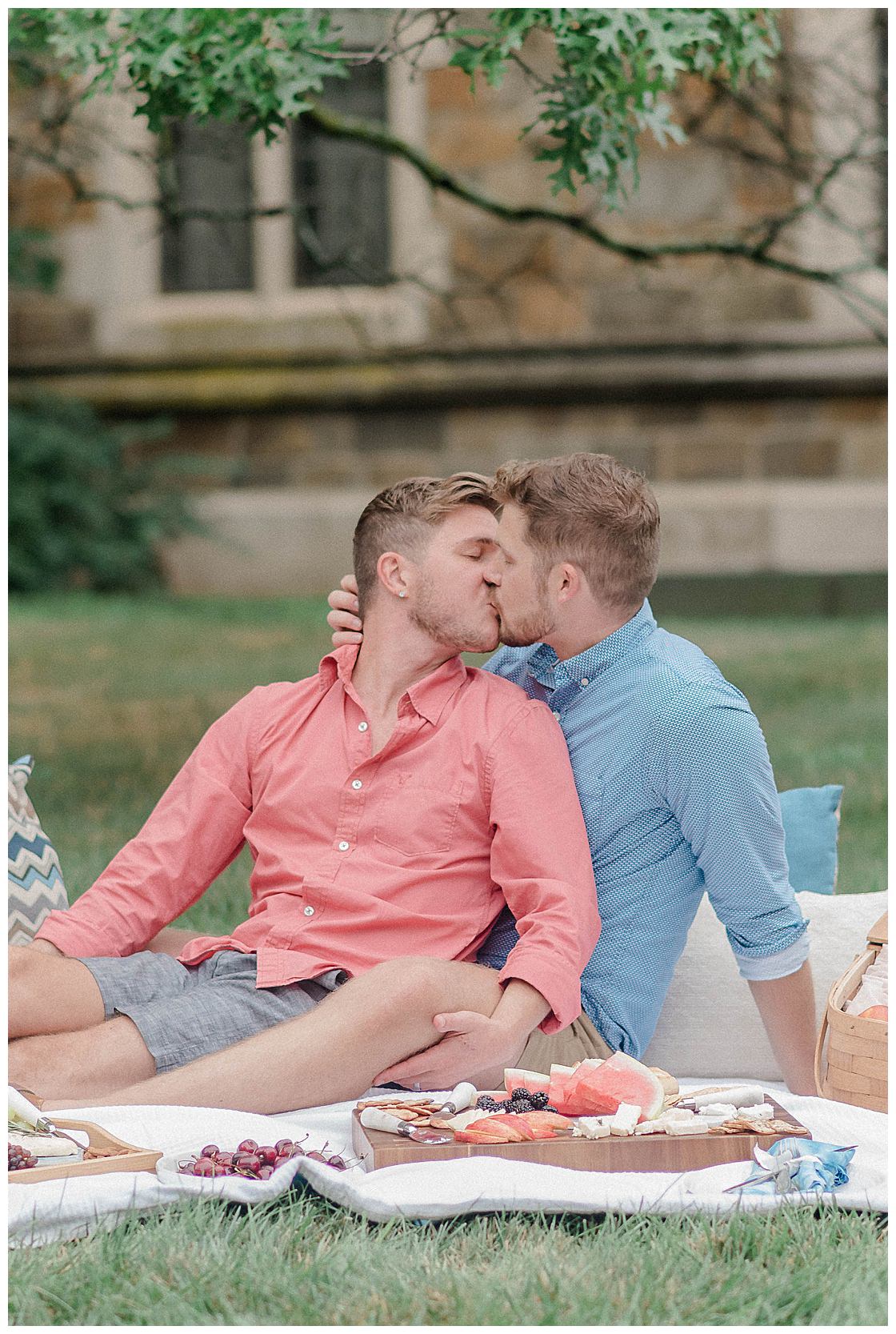 outdoor-picnic-gay-engagement-session-8