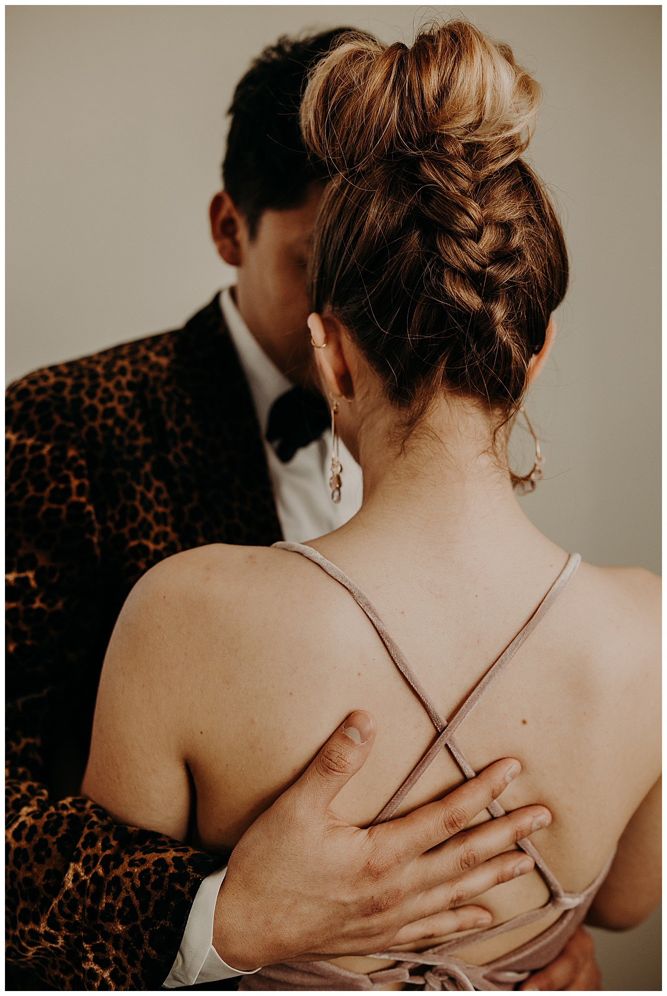 chic-and-stylish-leopard-print-wedding-31