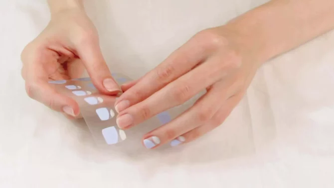 Stick-On Nails Get a Glow Up with ManiMe's Custom Gel Collection