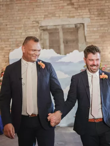 Minne Weddings Microwedding - Love Inc. Mag