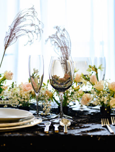 Modern Metallic Wedding Table Decor