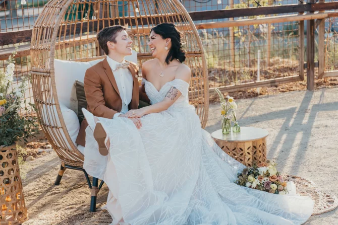 This Honeybee-Inspired Wedding Shoot Is Buzzing With Ideas