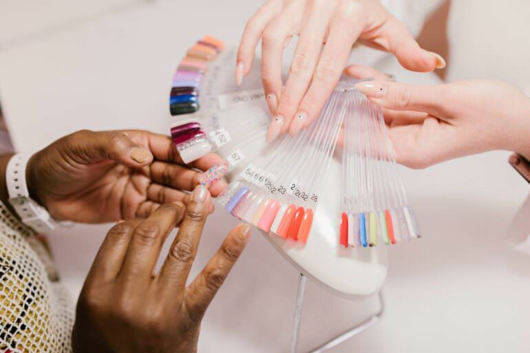 How to Choose a Manicure for Your Wedding