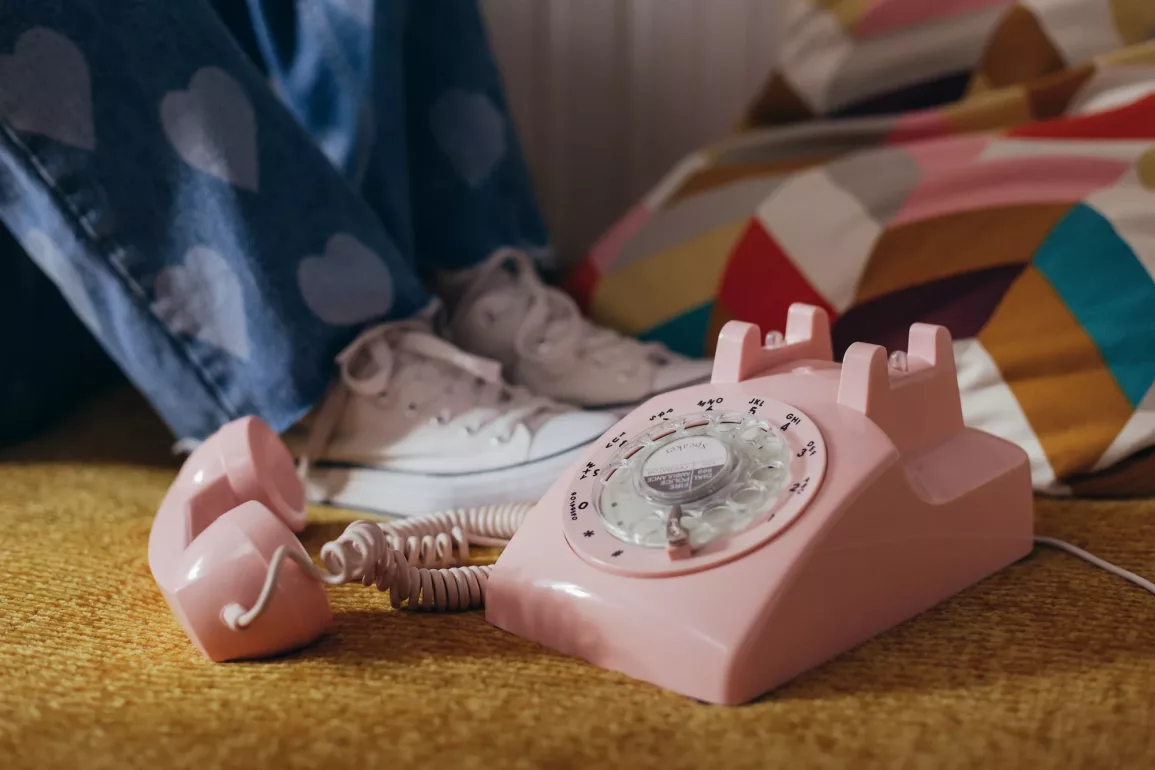 90s Inspired Wedding Ideas - Love Inc. Mag