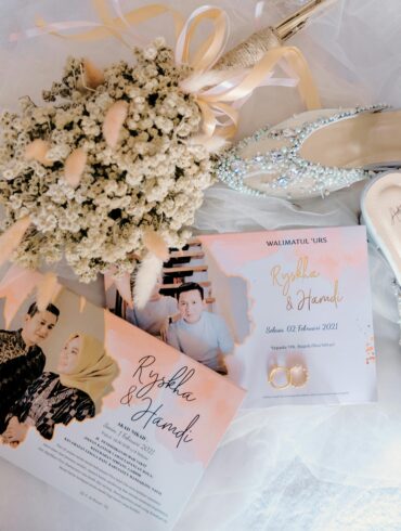 What to Include in a Wedding Invitation Suite