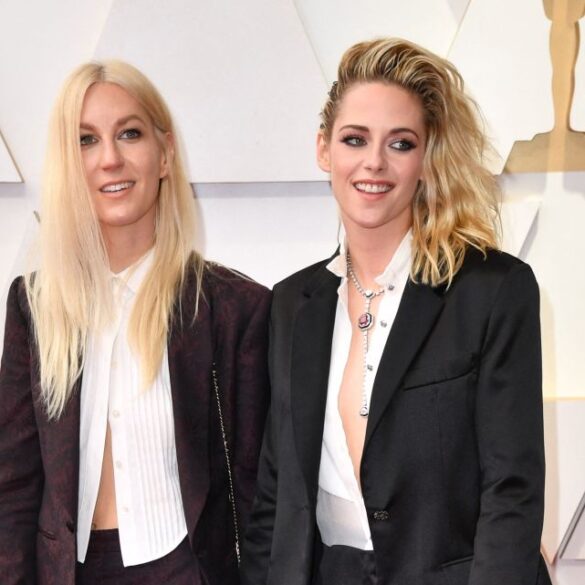 Kristen Stewart marries Dylan Meyer